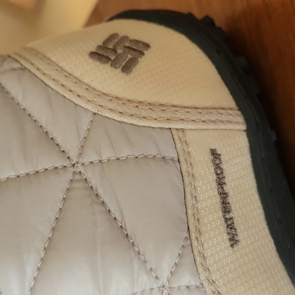 COLUMBIA waterproof off white womans size 7 winter boots - Picture 2 of 12